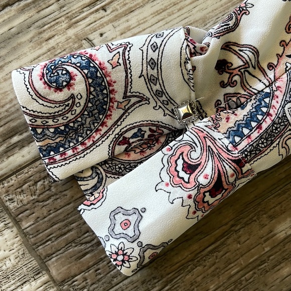 WHITE HOUSE/ BLACK MARKET BEAUTIFUL BLOUSE, 0 - Picture 4 of 14